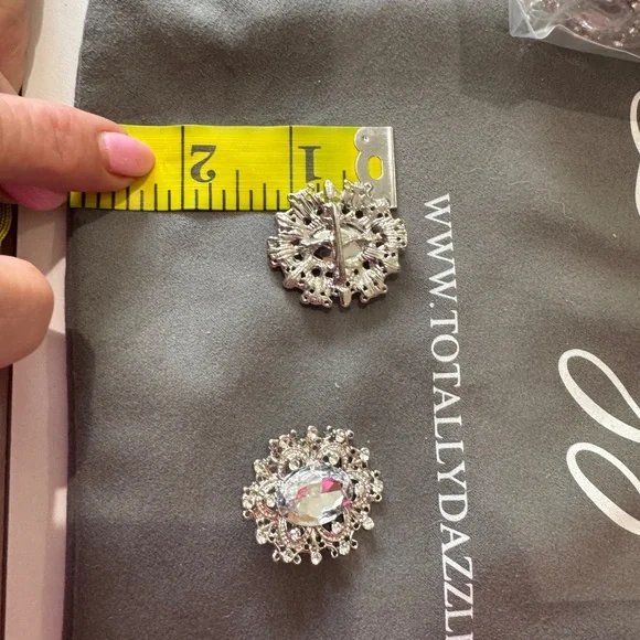 125 Rhinestone Decorative Napkin Rings and 125 Rhinestone Decorative Buckles - Picture 4 of 5